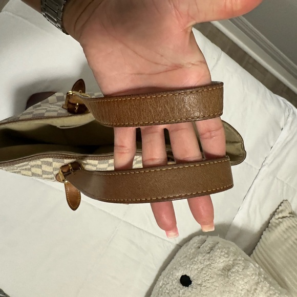authentic LV Hampstead - Picture 8 of 11